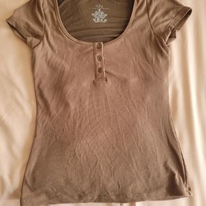 Klassy network henley t-shirt